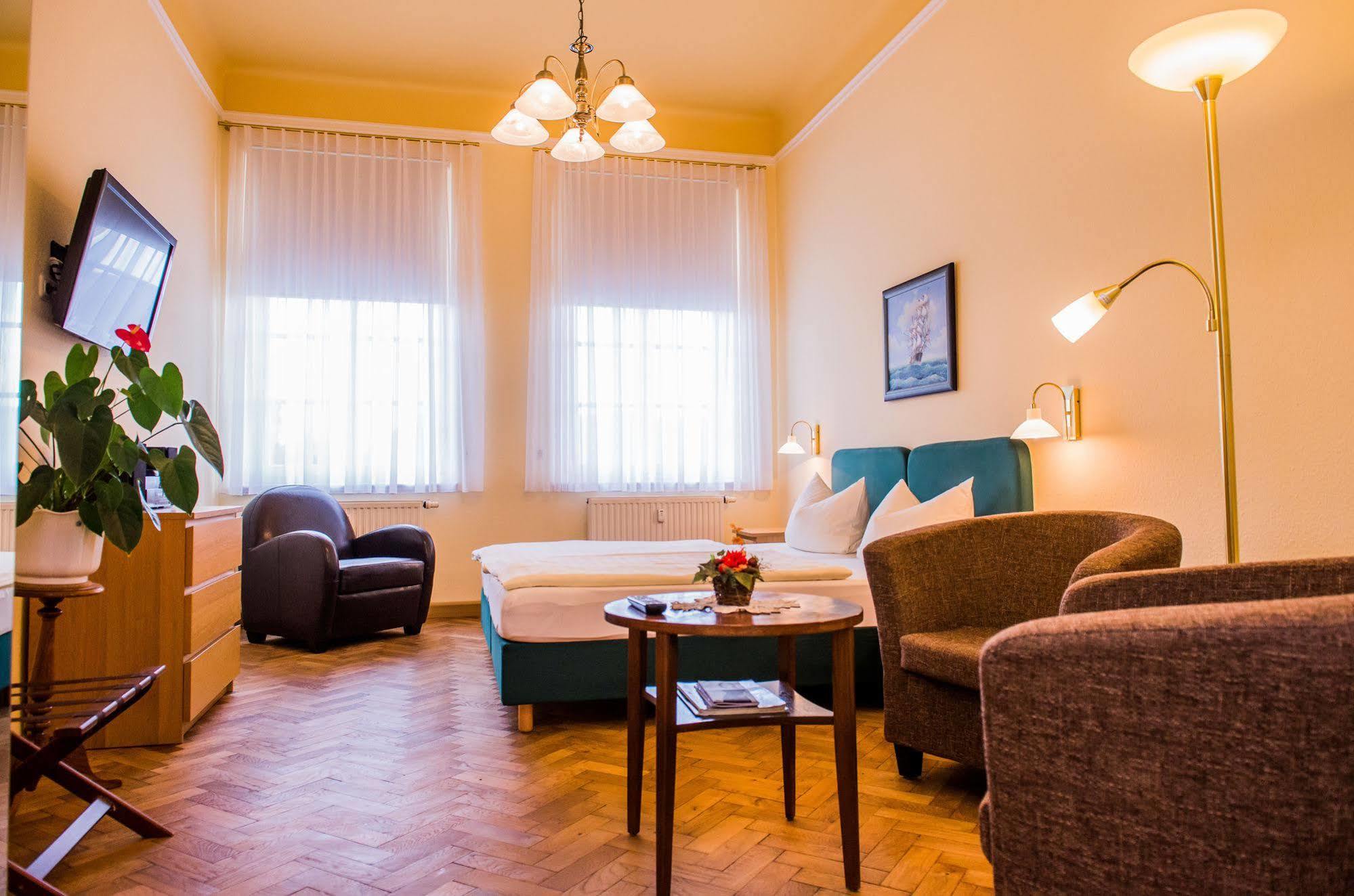 Apartmenthaus Stadt Metz ドレスデン エクステリア 写真