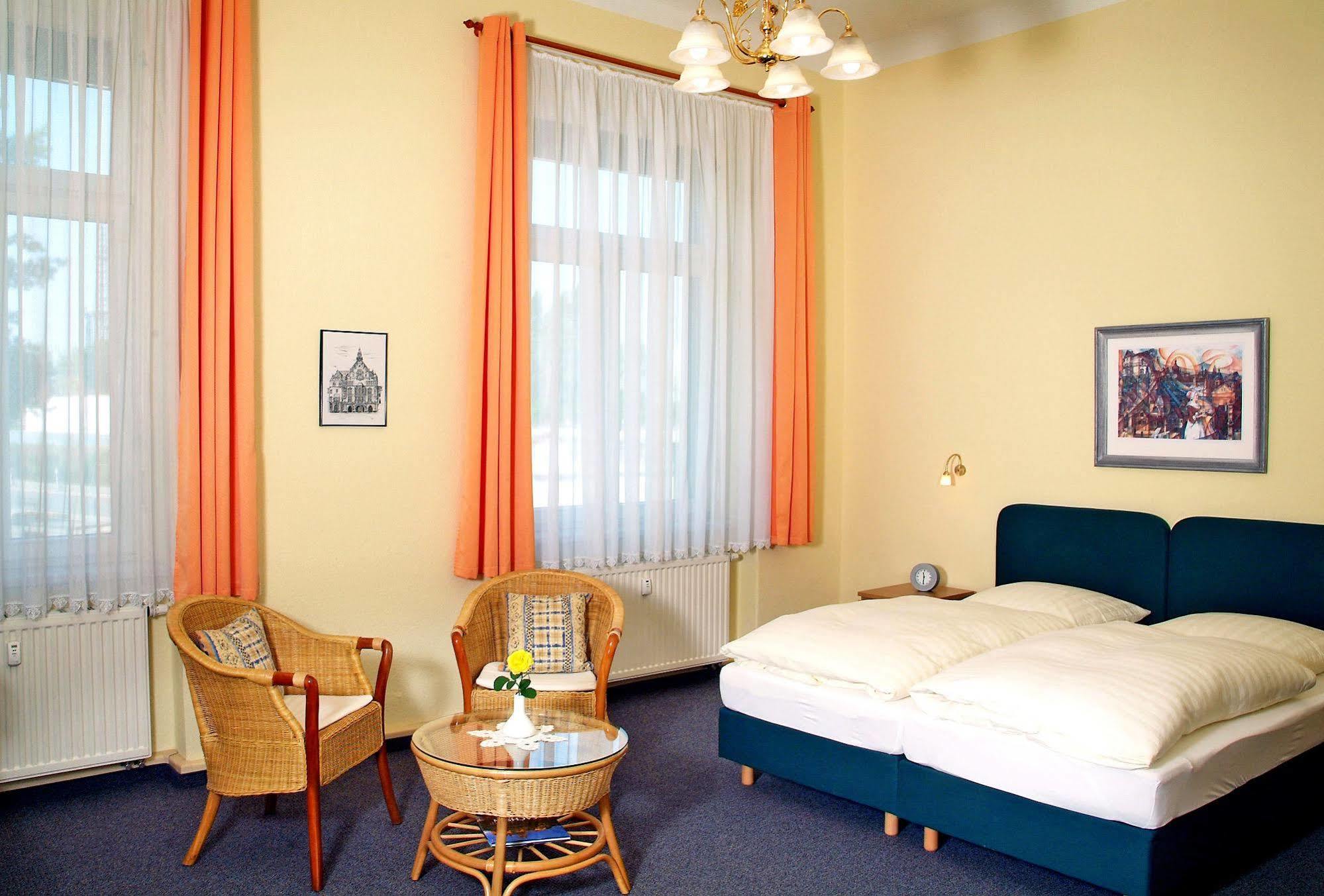 Apartmenthaus Stadt Metz ドレスデン エクステリア 写真