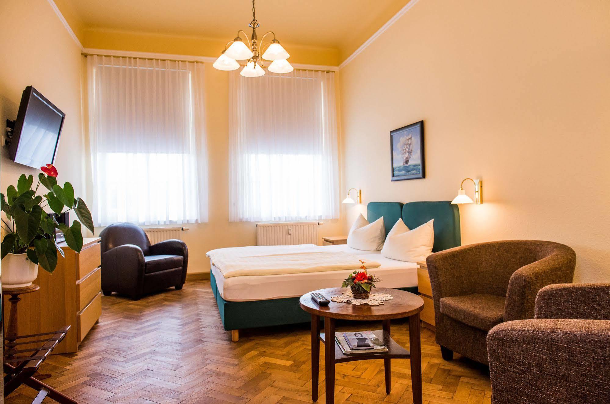 Apartmenthaus Stadt Metz ドレスデン エクステリア 写真